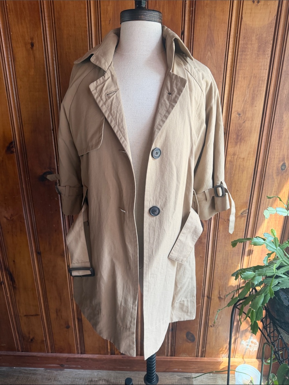 Forever 21 Women’s Tan Trench Coat